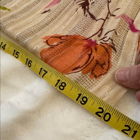 Beautiful Floral Multicolor Scarf - Picture 6 of 7